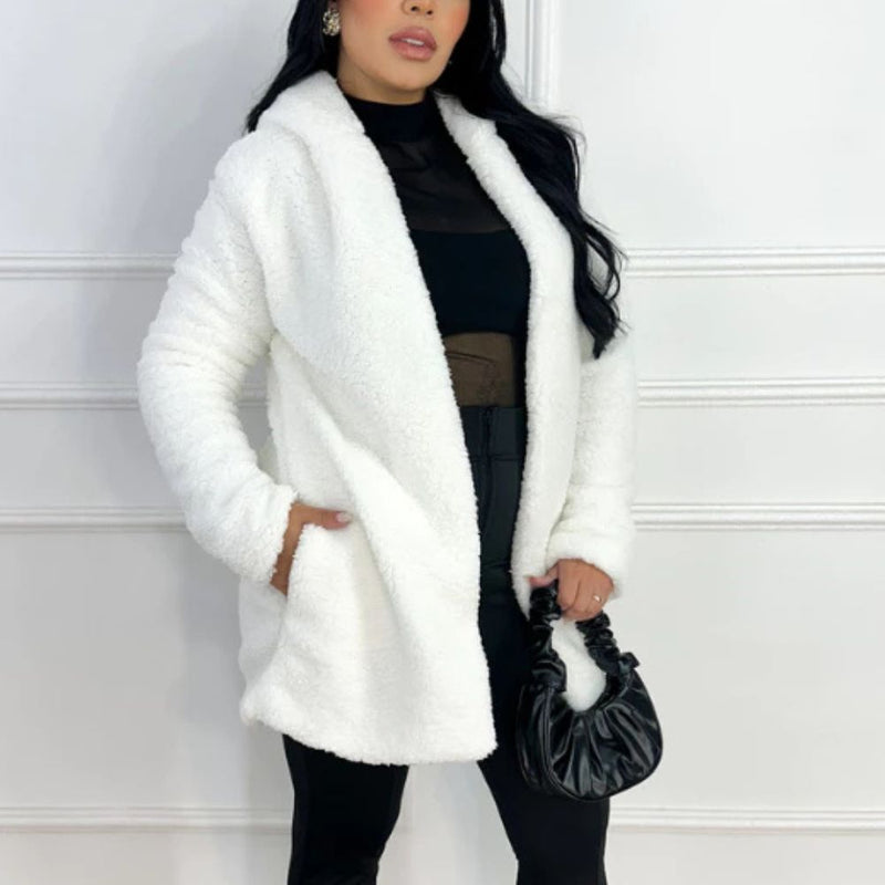 Casaco Feminino Teddy Longo com Capuz e Forro Peluciado